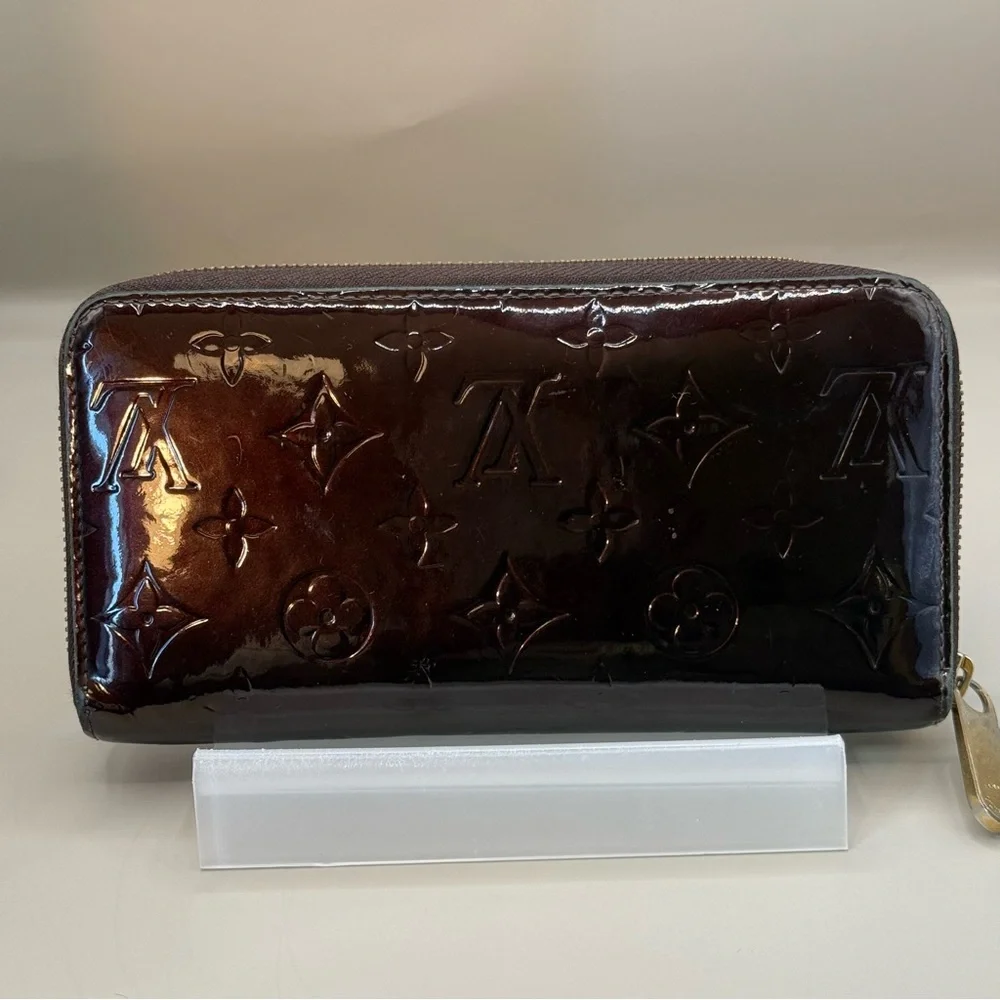 AUTHENTIC AMARANTI ( PURPLE) Vernice ZIPPY WALLET - Picture 2 of 16